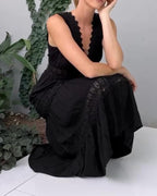 Mitsue | エレガントなレースドレス（Vネック）